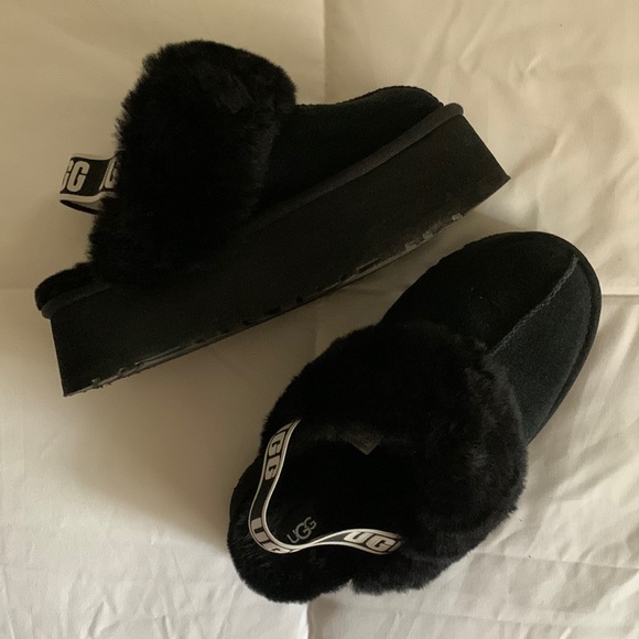 UGG Funkette Black Slingback Slip-On Platform Slippers - Picture 4 of 16